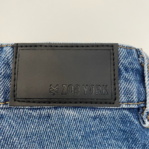 Zoo York Mom Distressed Jeans Size 5 - Picture 8 of 10